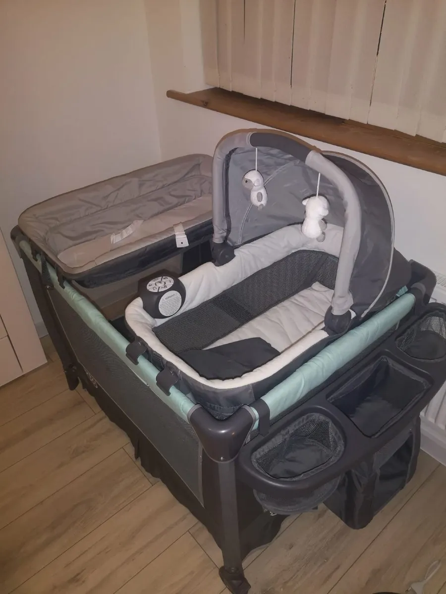 Travel Cot 5 in 1 - Image 4