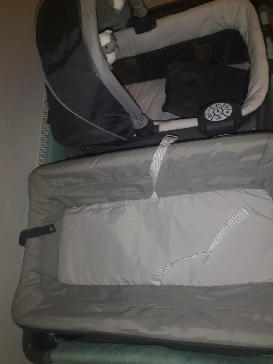 Travel Cot 5 in 1 - Image 2