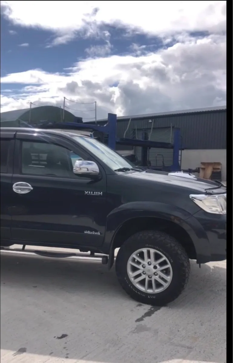 2013 Toyota  hilux invincible - Image 3