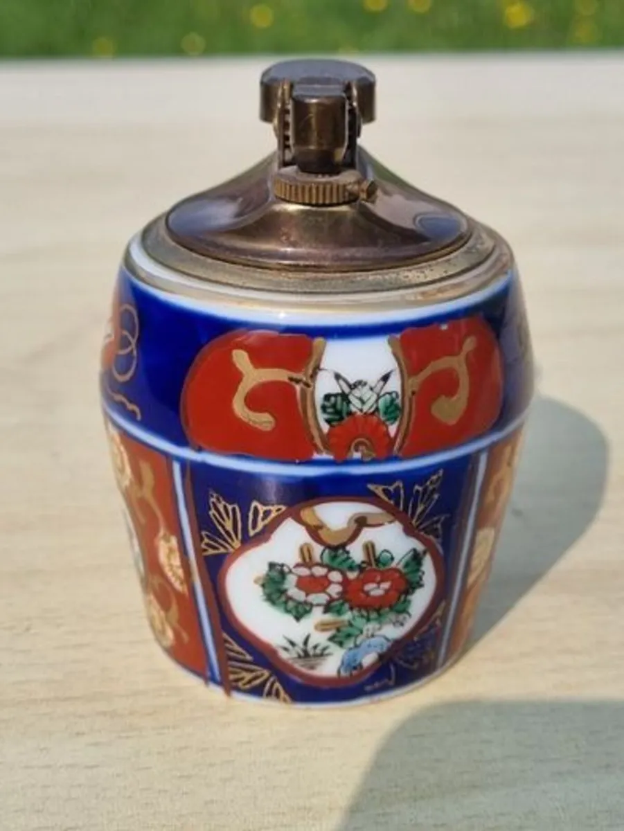 Gold Imari Hand Painted Japan Lighter - Image 2