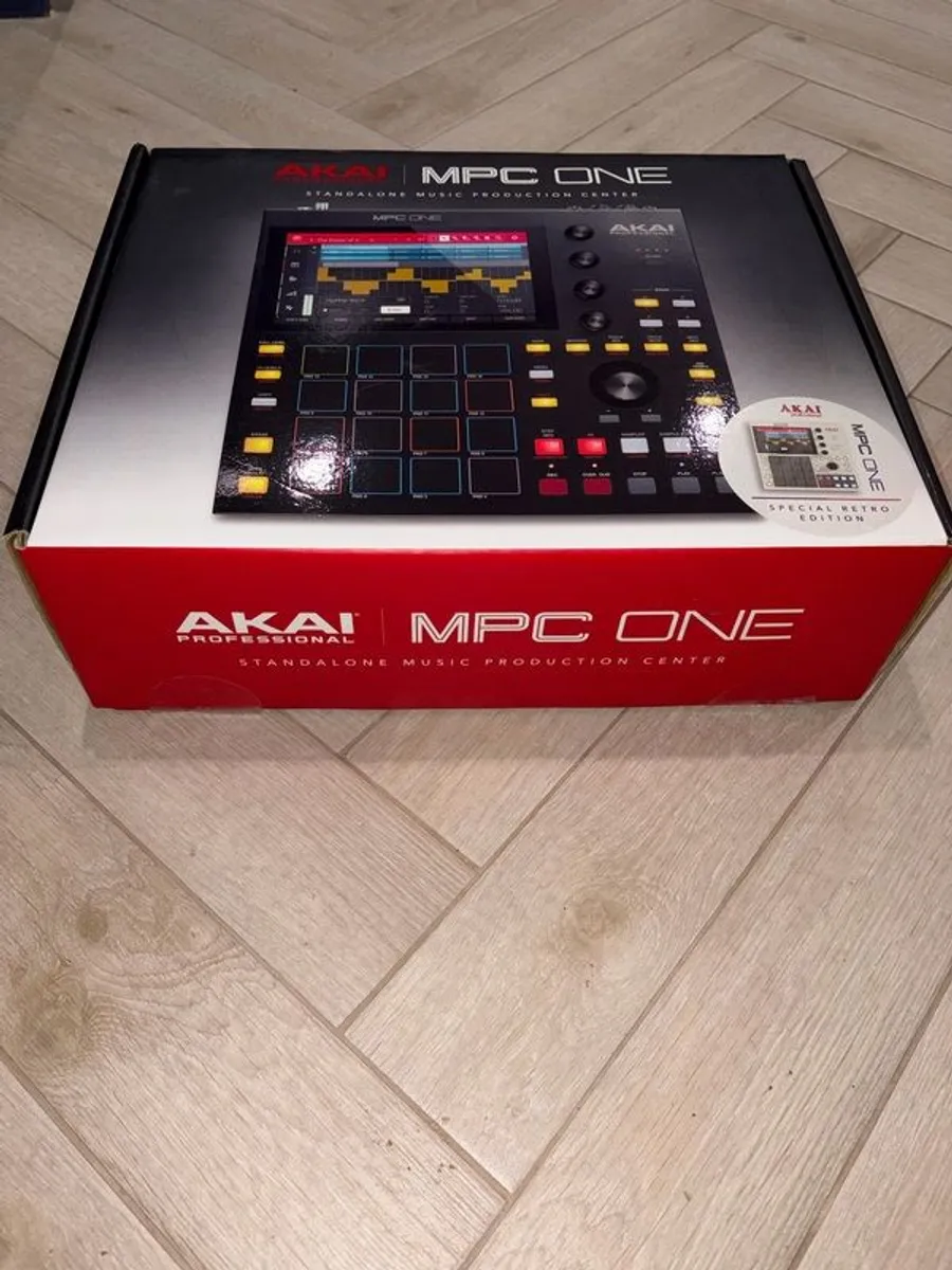Akai MPC One Special Retro Edition in excellent condition. - Image 4