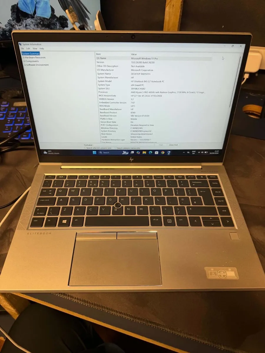 Laptop - Image 1