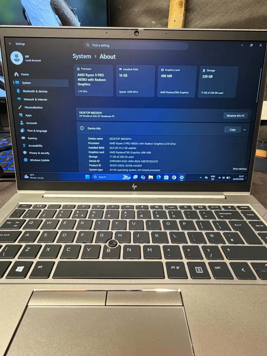 Laptop - Image 2