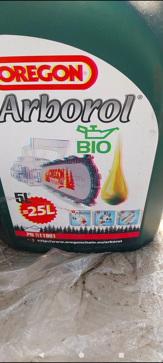 Biodegradable chainsaw oil - Image 1