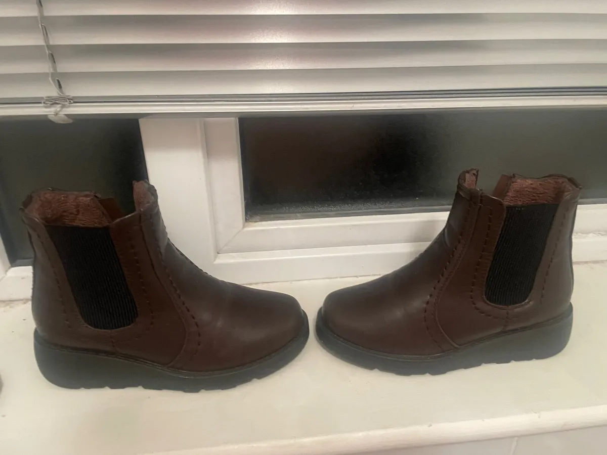 Ladies brown ankle boots - Image 4