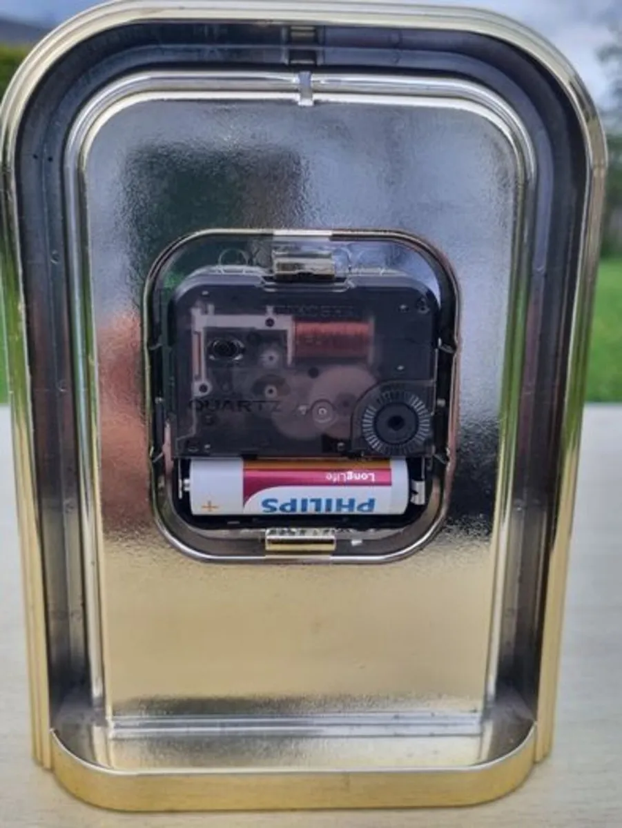Vintage Seiko quartz desk clock - Image 3
