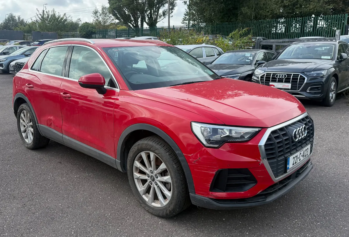 221 Audi q3 hybird needs  body work. - Image 1