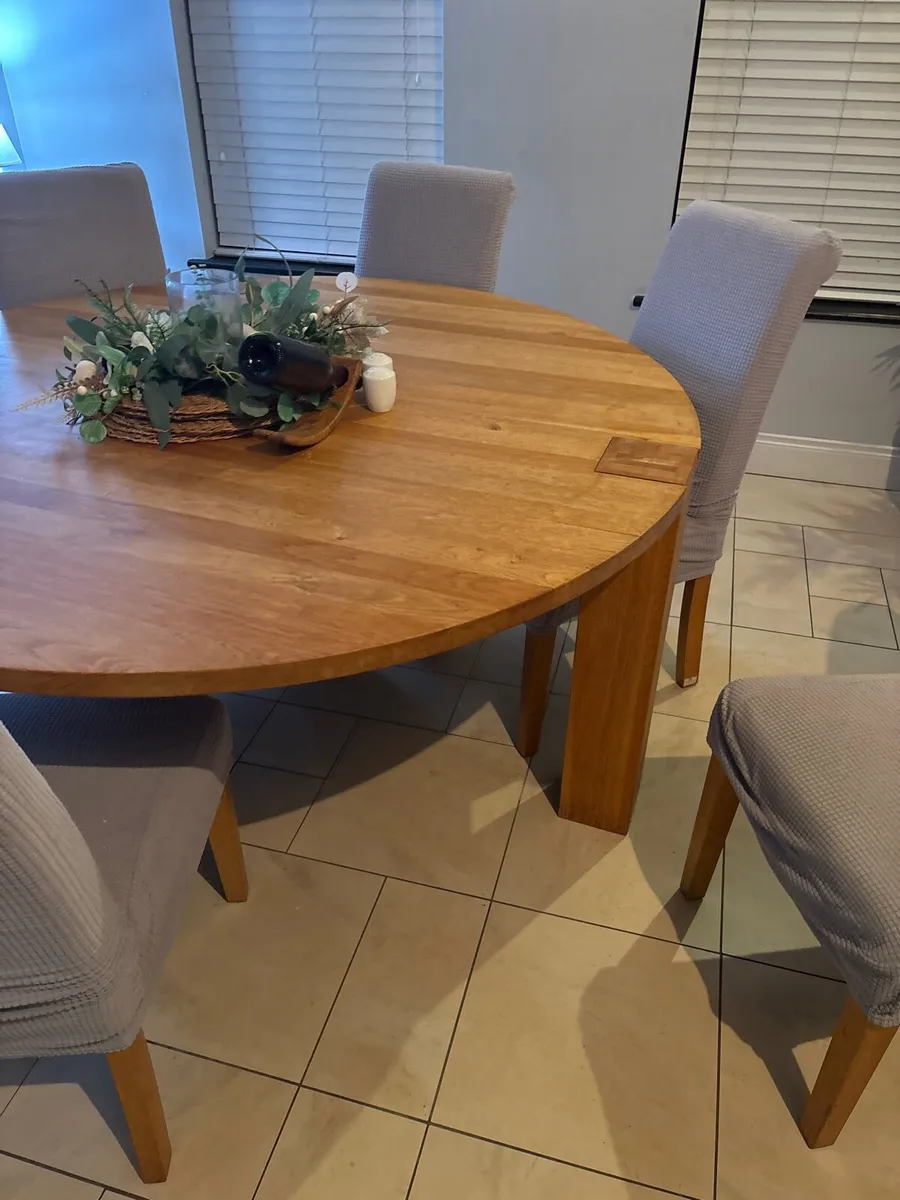 Dining table - Image 2