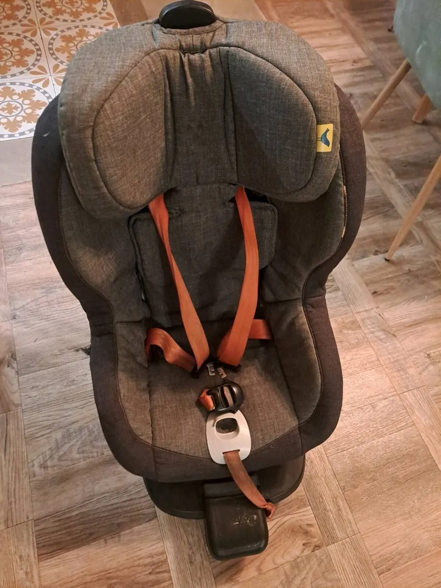 cosatto isofix car seat, 360 degree swivel - Image 1