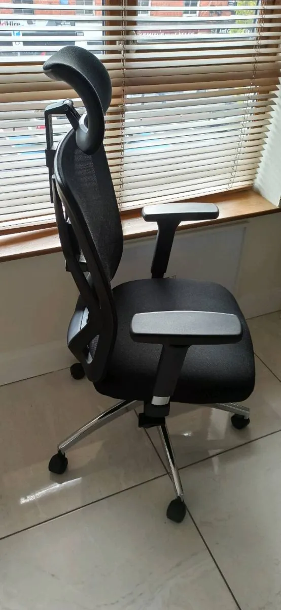 Gaming chair - Image 2