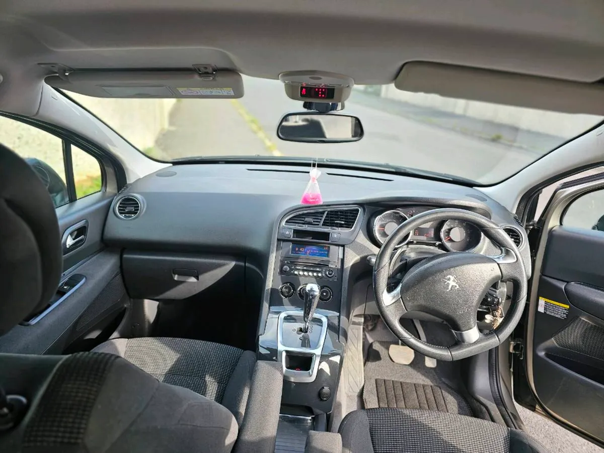 Automatic 7 seater - Image 3