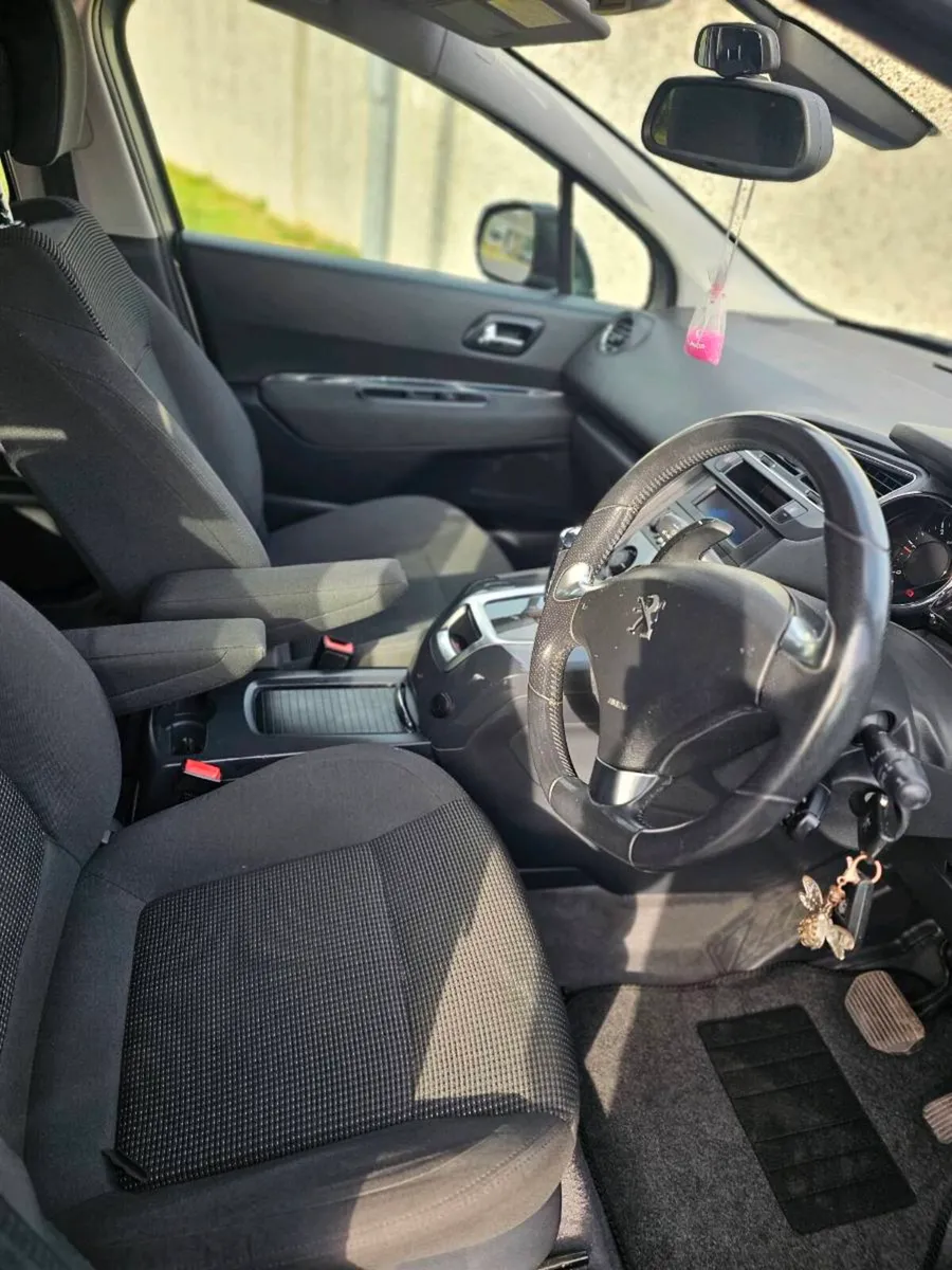 Automatic 7 seater - Image 4