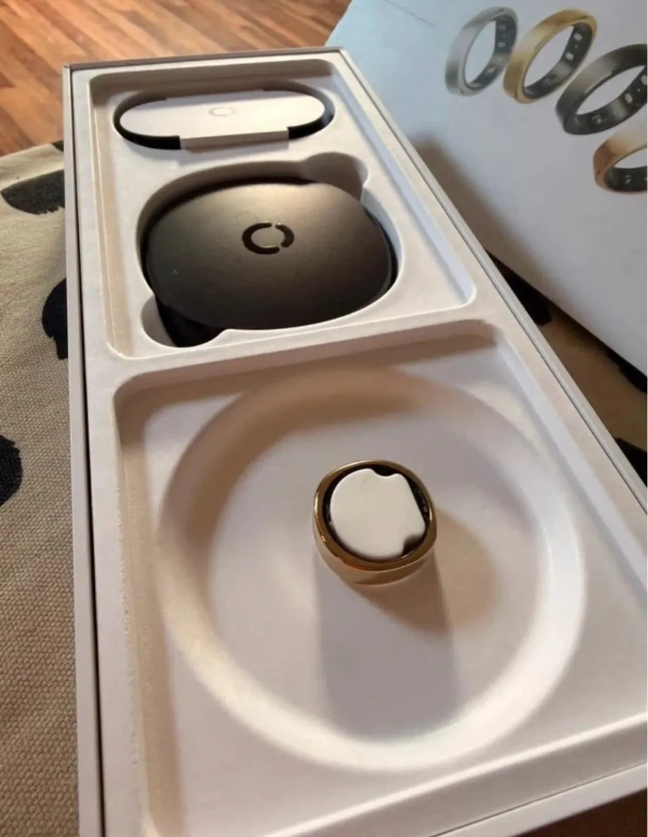 Ringconn gen 2 gold size 8 + charging case - Image 1