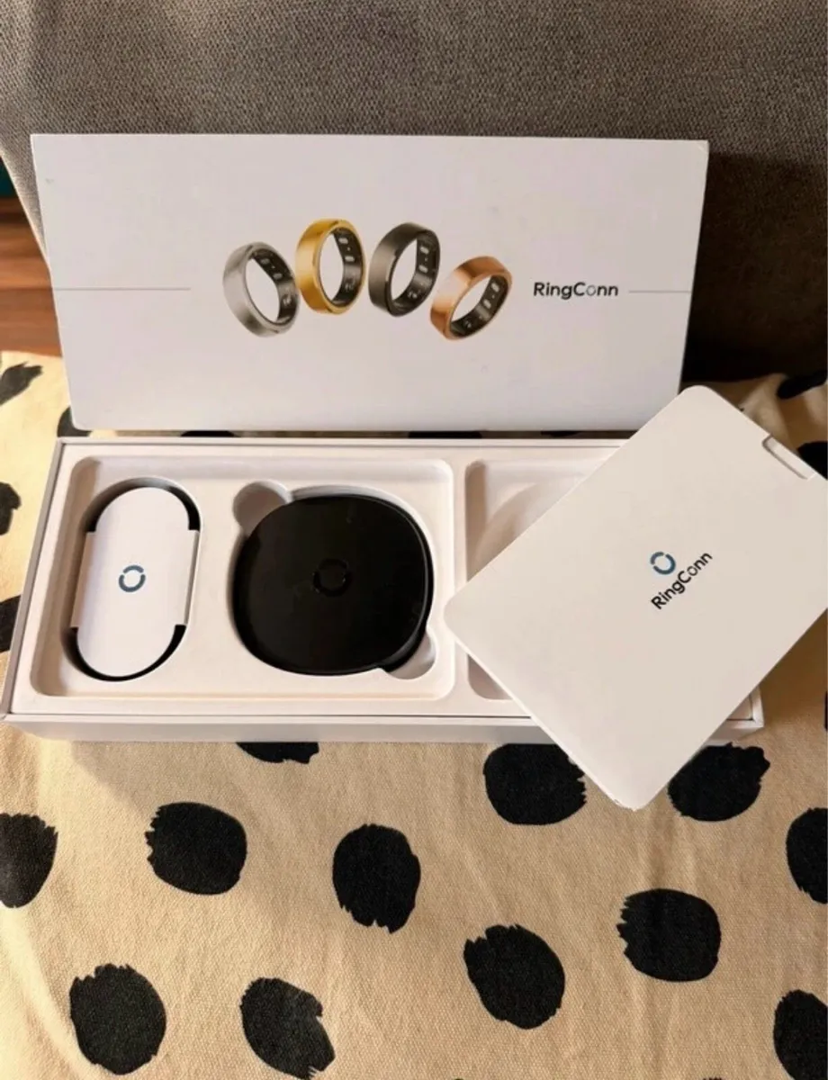 Ringconn gen 2 gold size 8 + charging case - Image 2