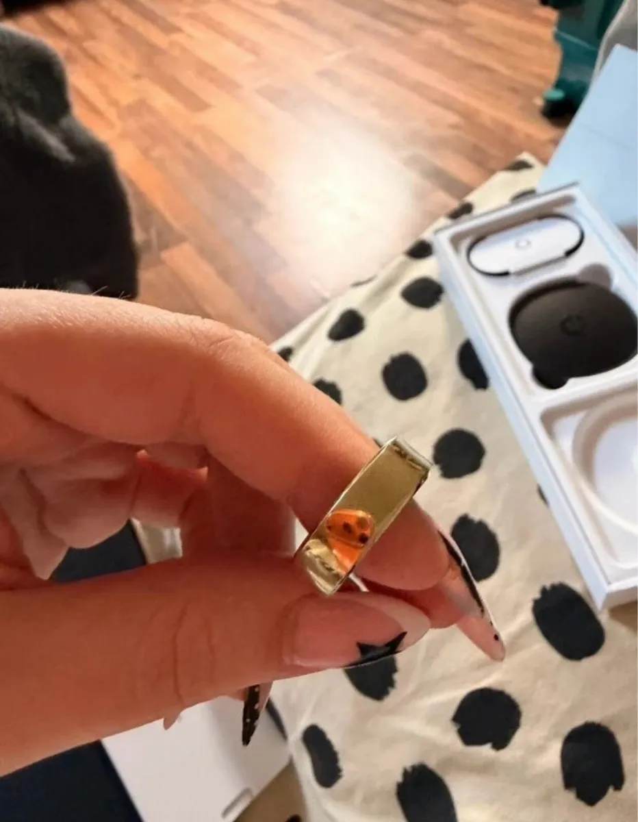 Ringconn gen 2 gold size 8 + charging case - Image 4