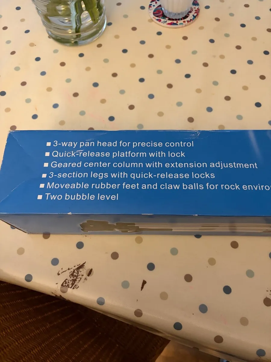 Camera Tripod never used - Image 2