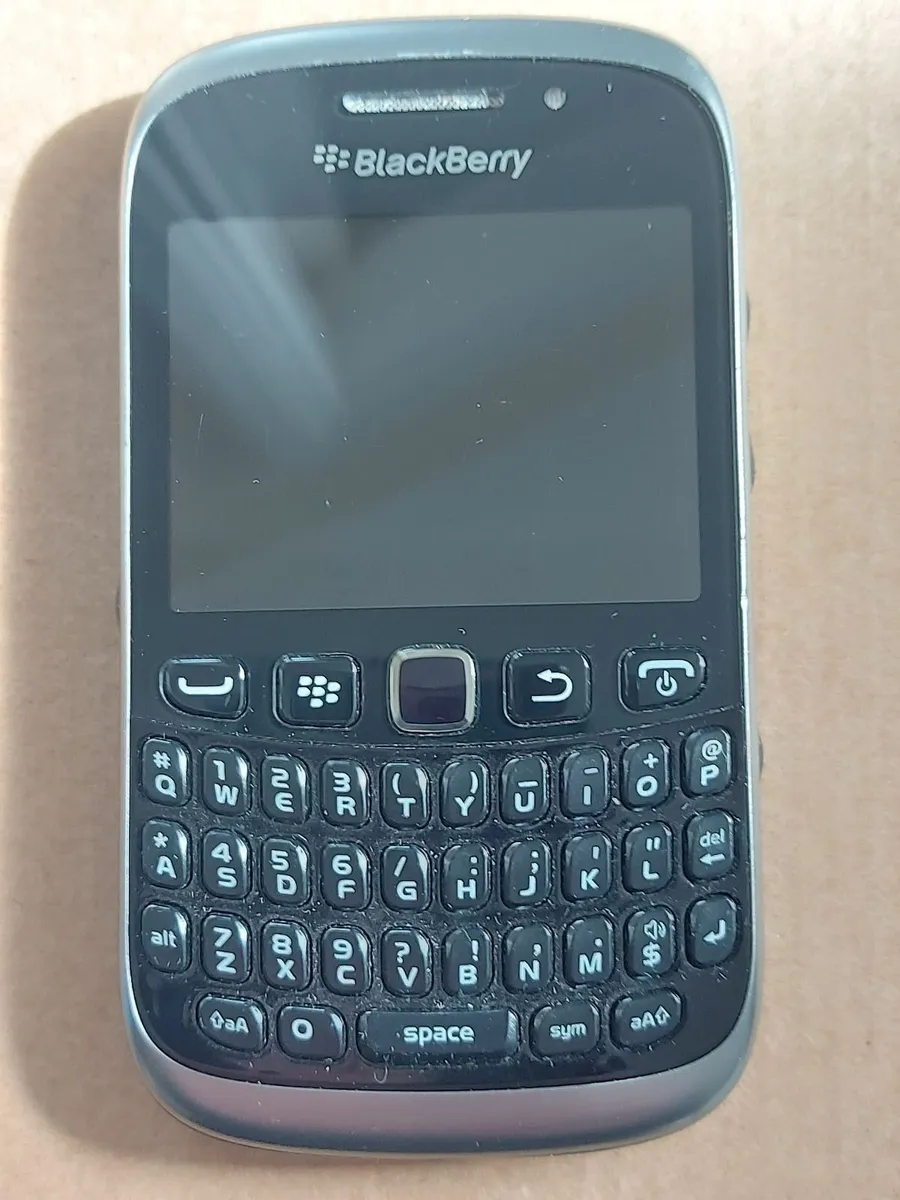 Blackberry Curve in excellent condition - Image 3