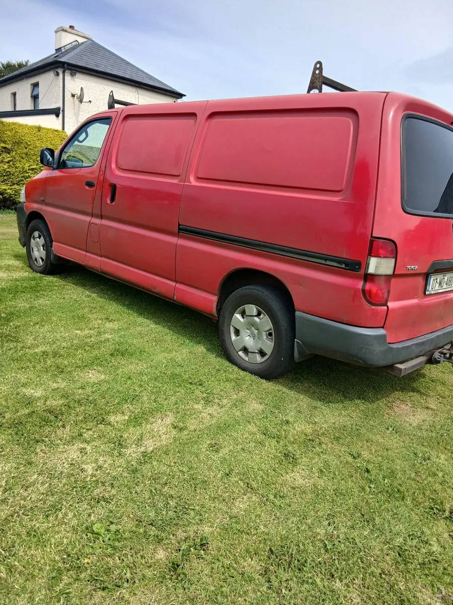 2007 Toyota Hiace - Image 2