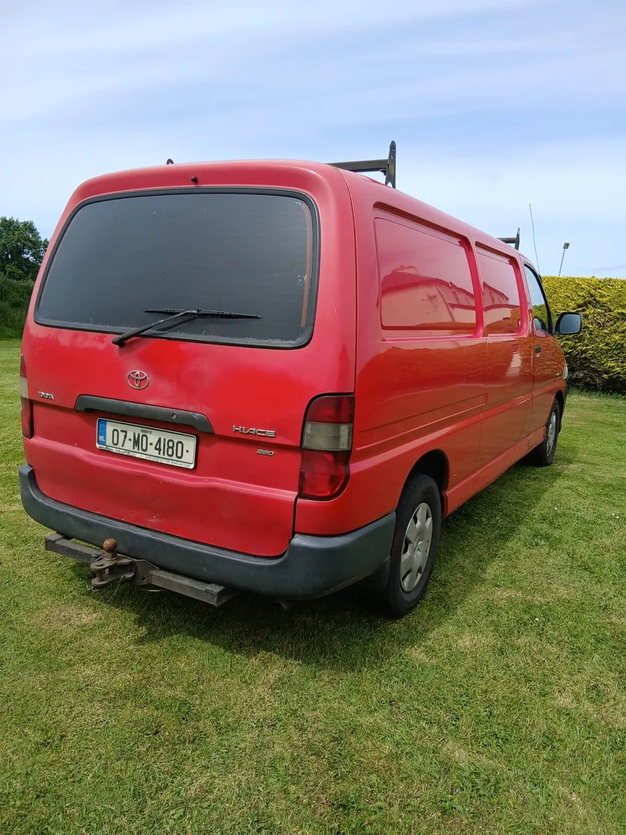 2007 Toyota Hiace - Image 3