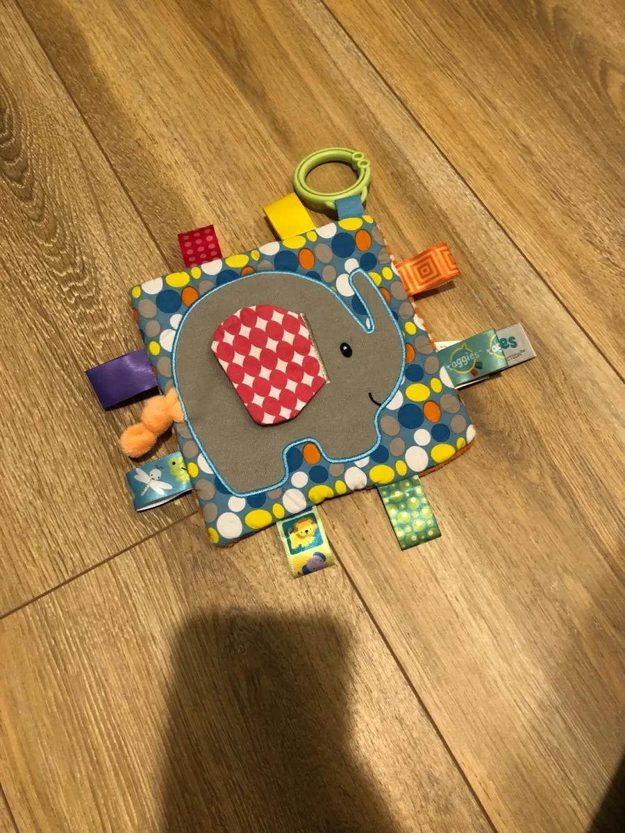 Baby comforter taggy blanket - Image 1