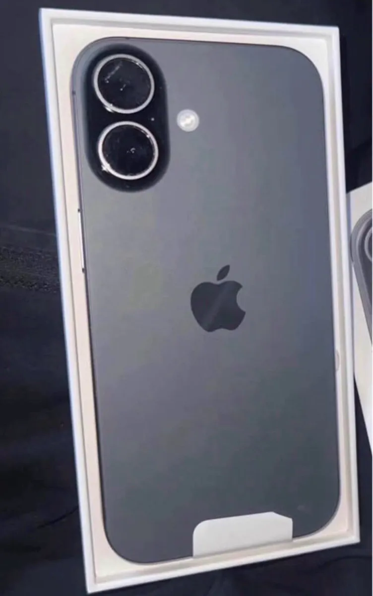 iPhone 17 256GB Unlocked 100% Battery EU model - Image 1