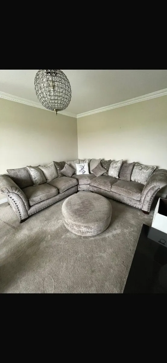 Corner suite