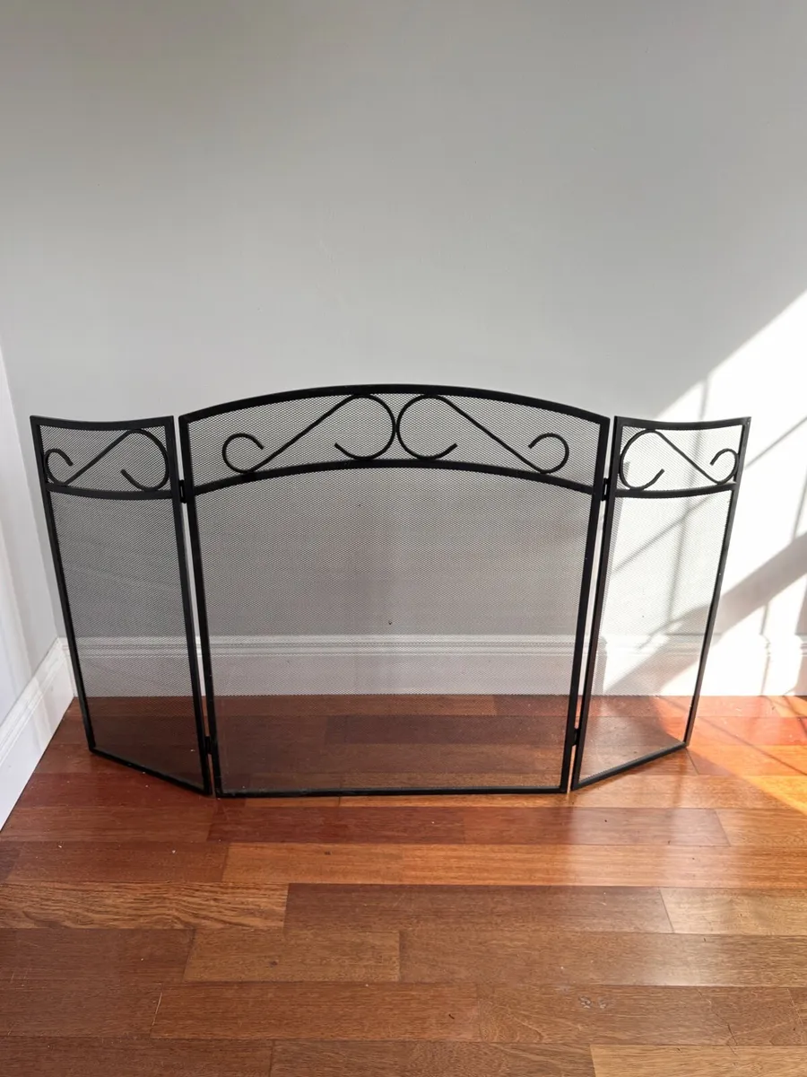 Fire guard - Image 1