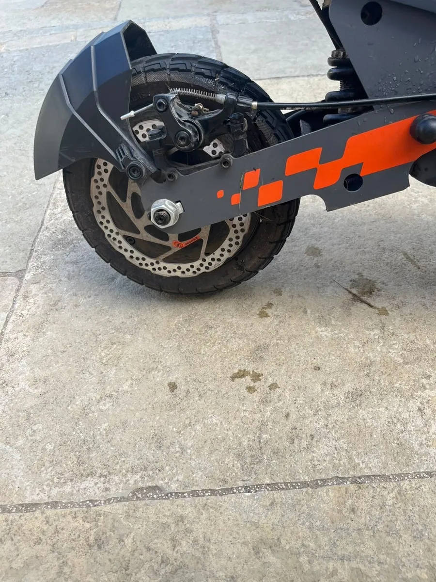 Kukirin g2 scooter - Image 4