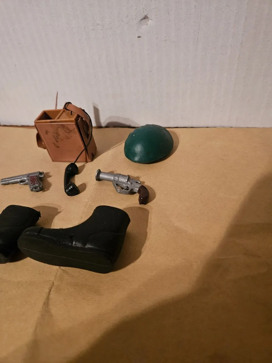 Vintage Action Man Accessories - Image 2