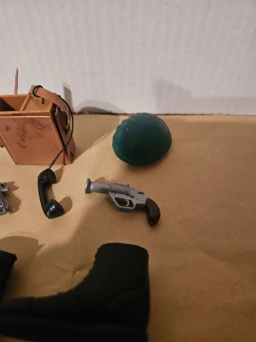 Vintage Action Man Accessories - Image 3