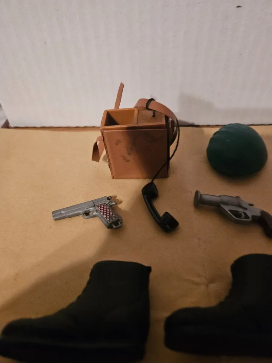 Vintage Action Man Accessories - Image 4