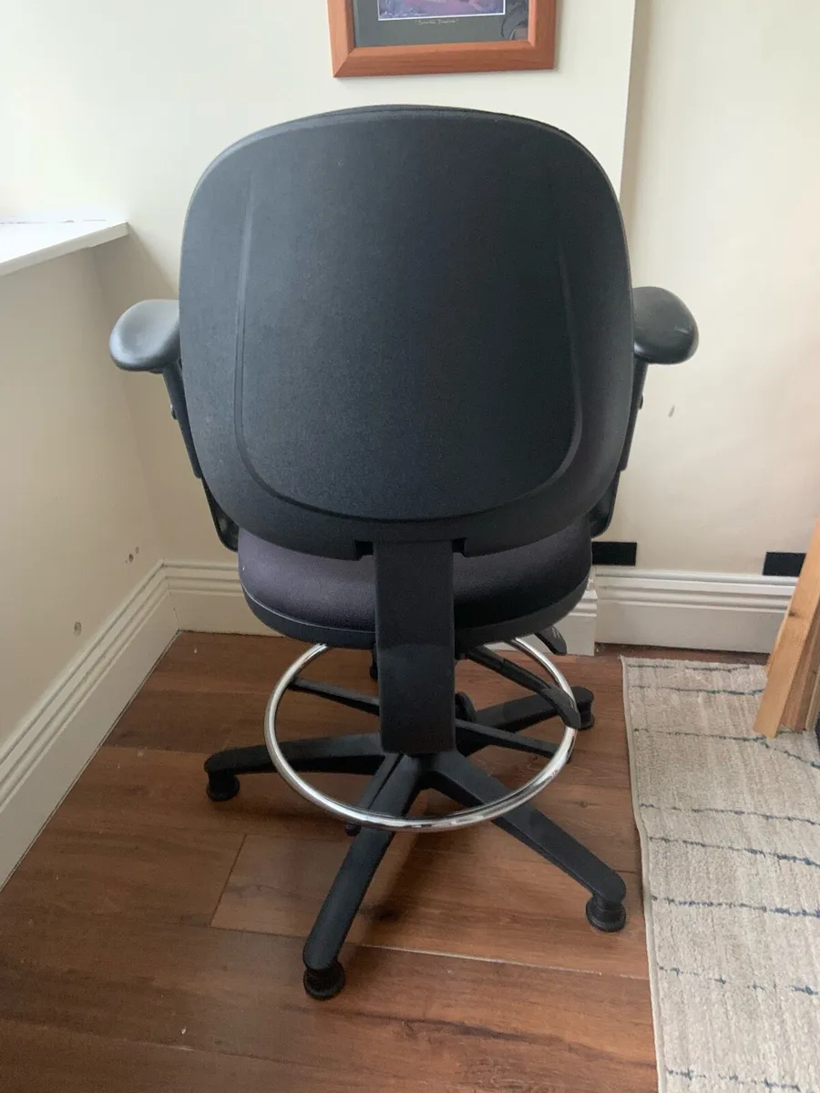 Office Chair - Image 1