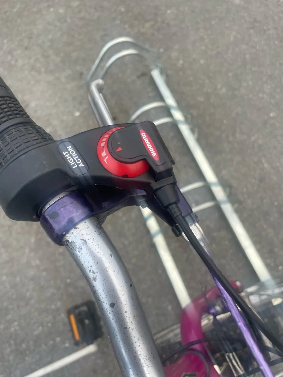 Girls bike 24inc - Image 3