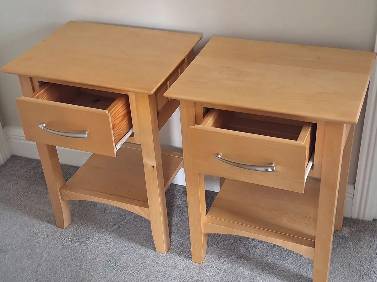 SOLID WOOD BEDROOM FURNITURE - Image 4