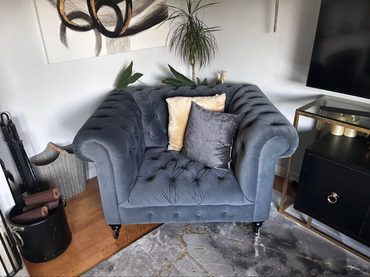 3 Piece  Chesterfield Style  Suite For Sale - Image 3