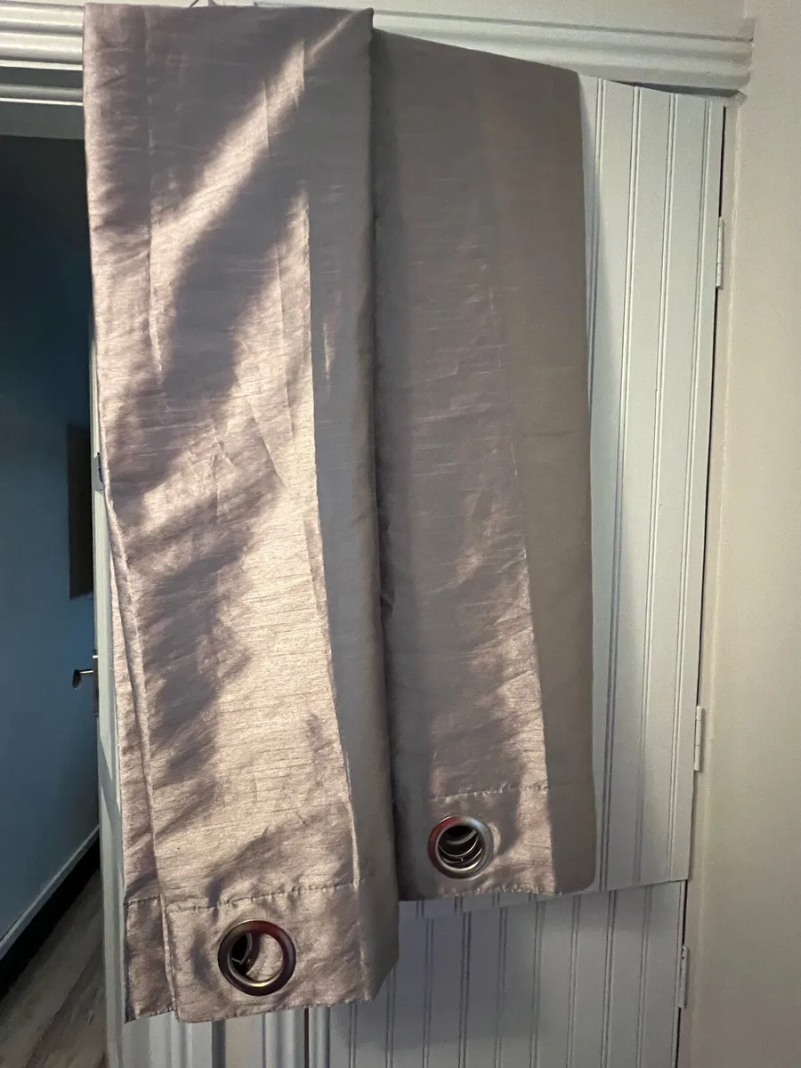RINGTOP & LINED CURTAINS & WOODEN CURTAIN POLE - Image 1