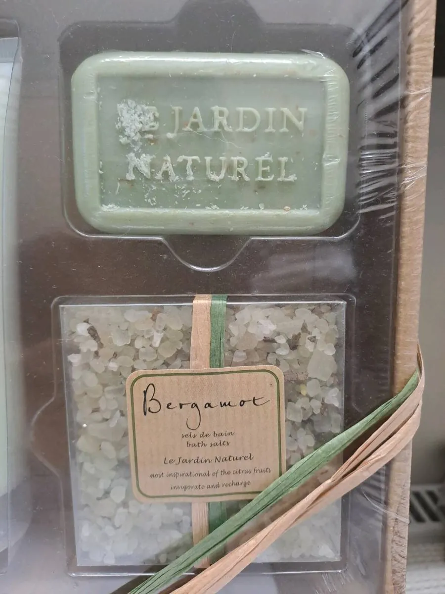 Le Jardin Naturel Bergamot Bath Body Gift Set - Image 4