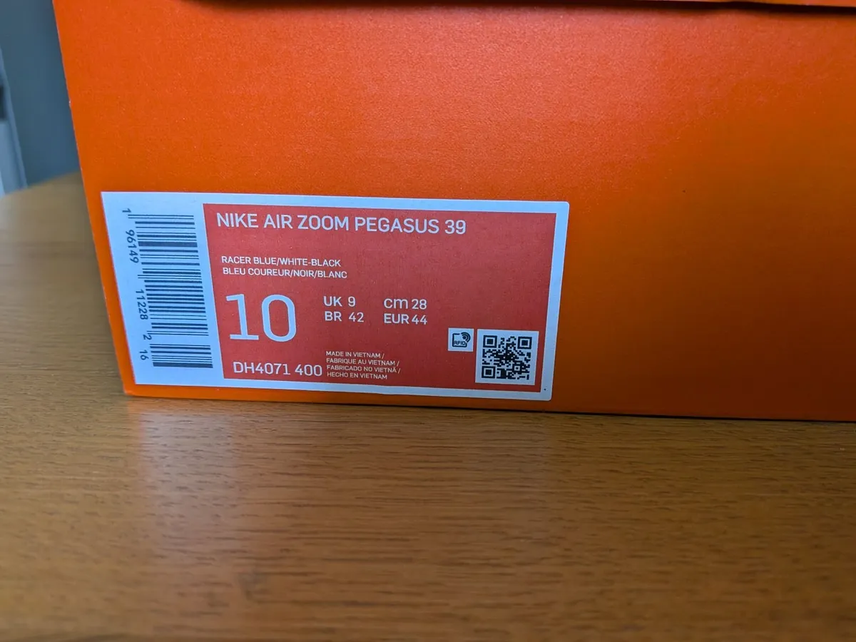 Nike Air Zoom Pegasus 38 & 39 Runners - Size EU 44 - Image 3