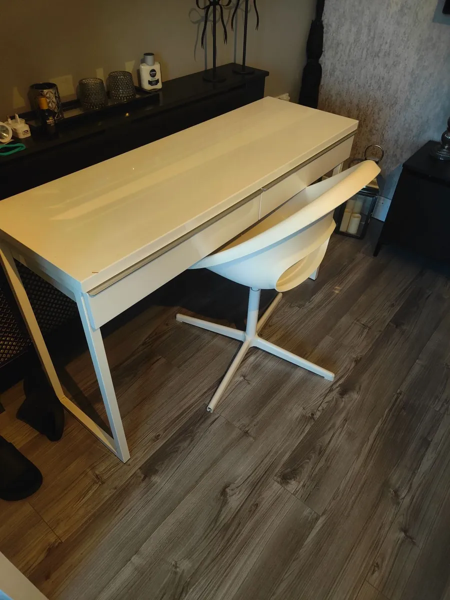 Desk and Chair - Image 4