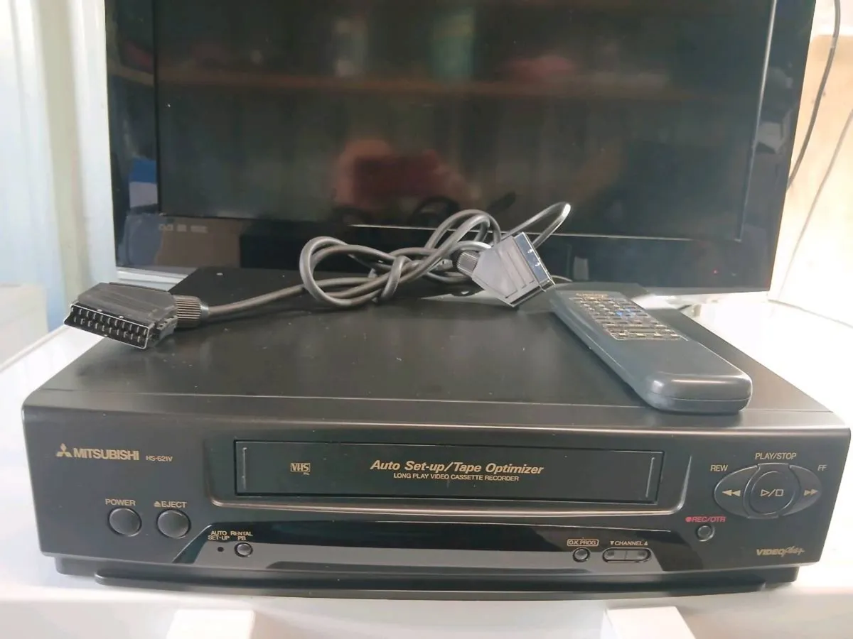 Mitsubishi vcr player - Image 1