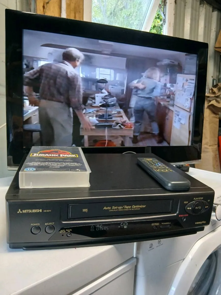 Mitsubishi vcr player - Image 3