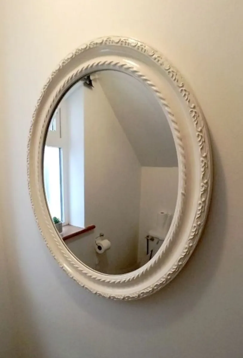 Mirror oval