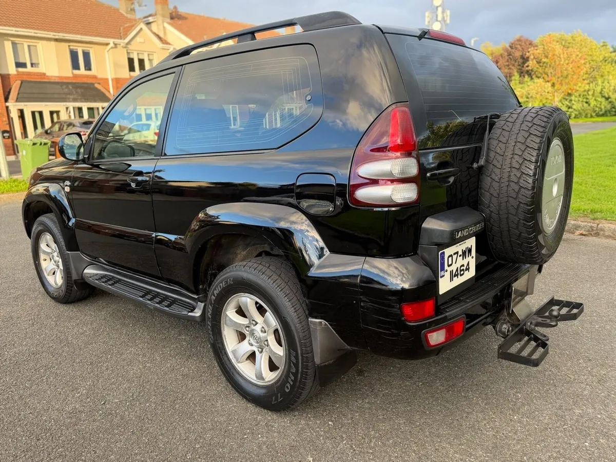 Toyota Land Cruiser crewcab swb - Image 2