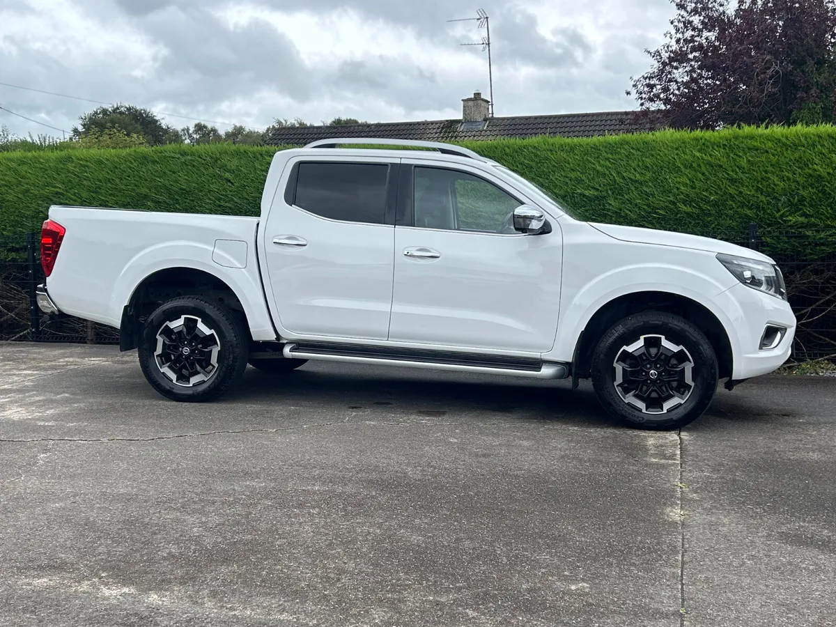 19 Nissan Navara 2.3 Dci Tekna - Image 3