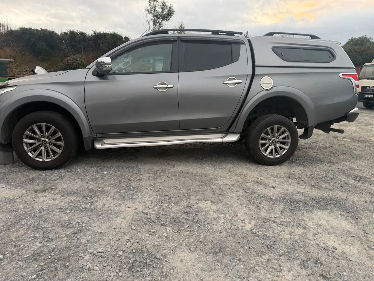 2018 Mitsubishi L200  barbarian Automatic of - Image 2