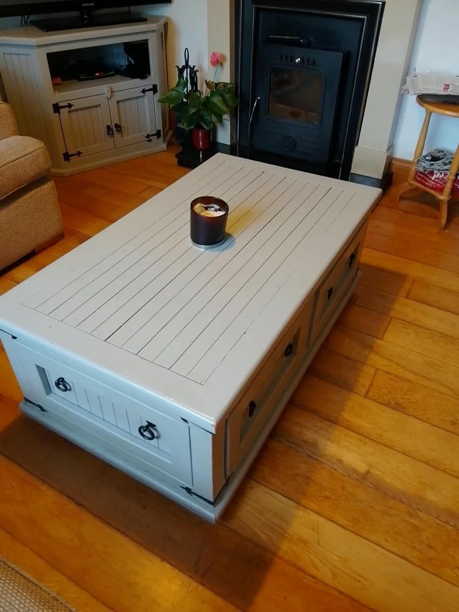 Living room furniture - Image 1