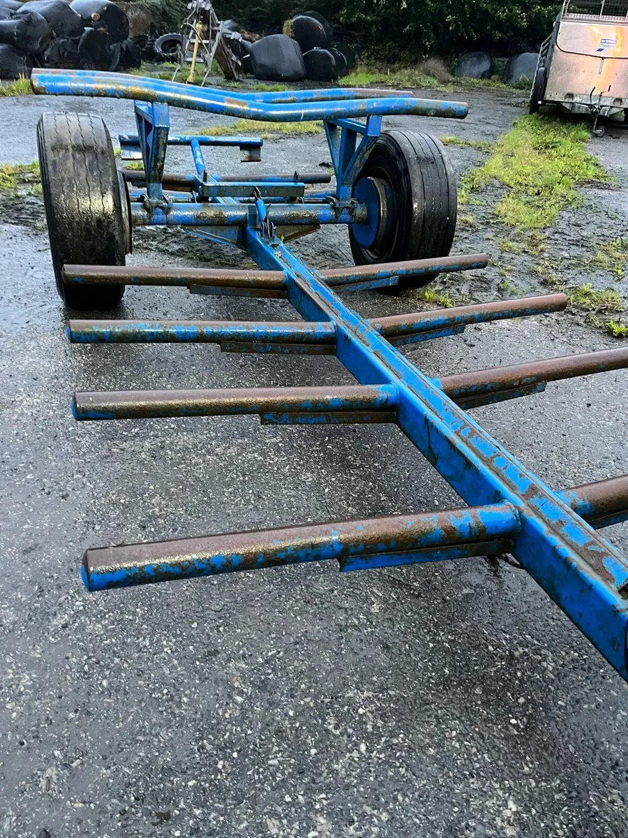 Bale trailer - Image 1