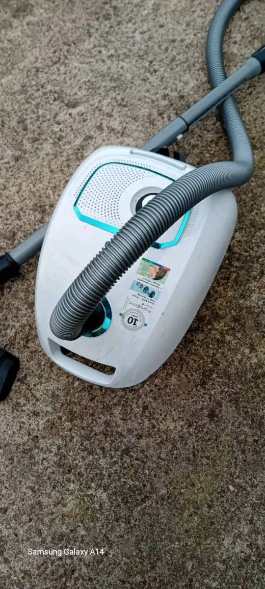 Bosch hoover - Image 2