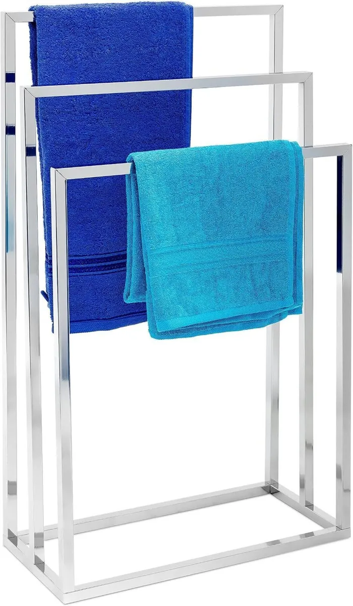 Towel Stand with 3 Arms - Image 1