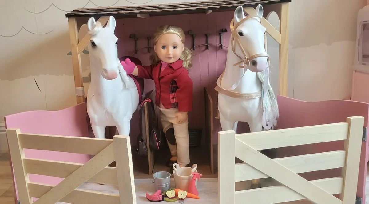 🐴 Our Generation Horse & Stable Bundle - Image 1